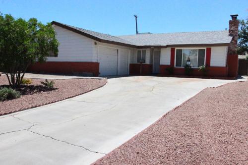 Las Vegas Retreat -5 Mins From The Strip Home Main image 1